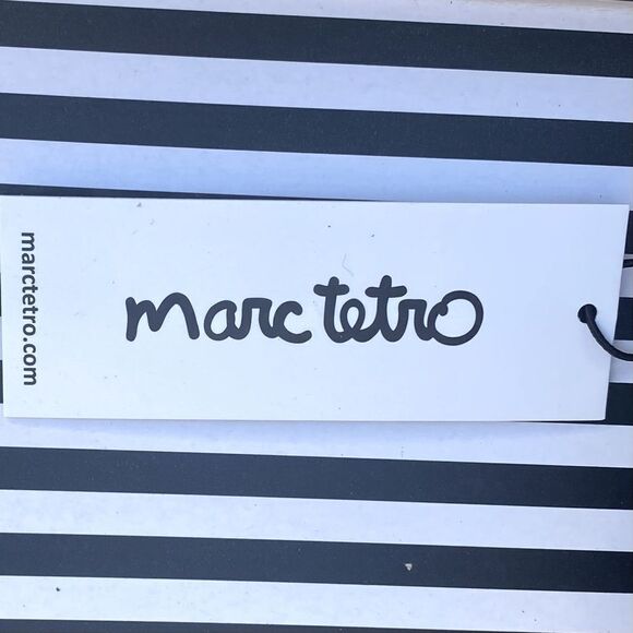 NIB NWT New Marc Tetro Boston Terrier Dog Large Black Zip Around Wallet Puppy - Picture 4 of 4
